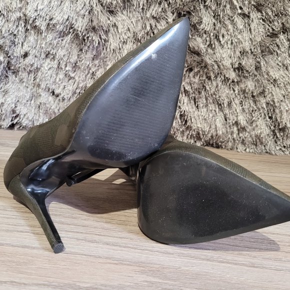 PRICE DROP! Steve Madden Adela Green Camoflouge Heel Pump Sz 7 - Picture 4 of 5